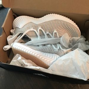 Adidas alphabounce trainer